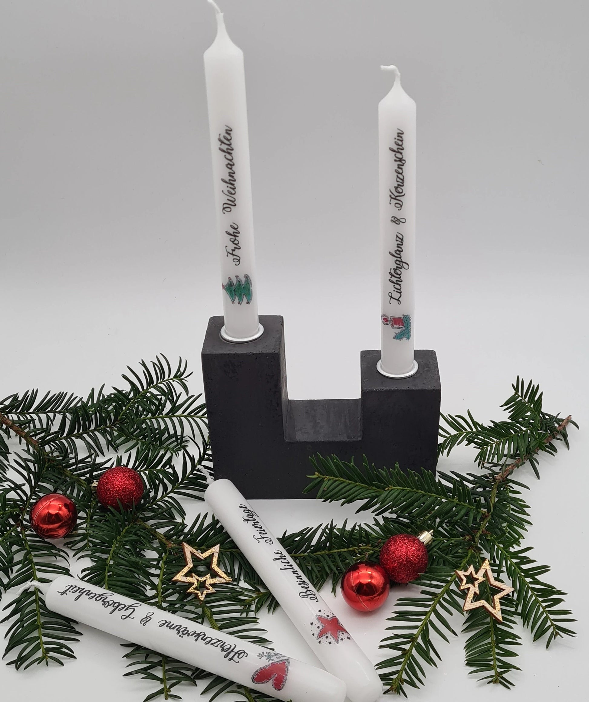 Stabkerzen 4er Set Frohe Weihnachten Weihnachtskerzen in Stabkerzenhalter aus Beton handgefertigt von der Herzensdingfabrik