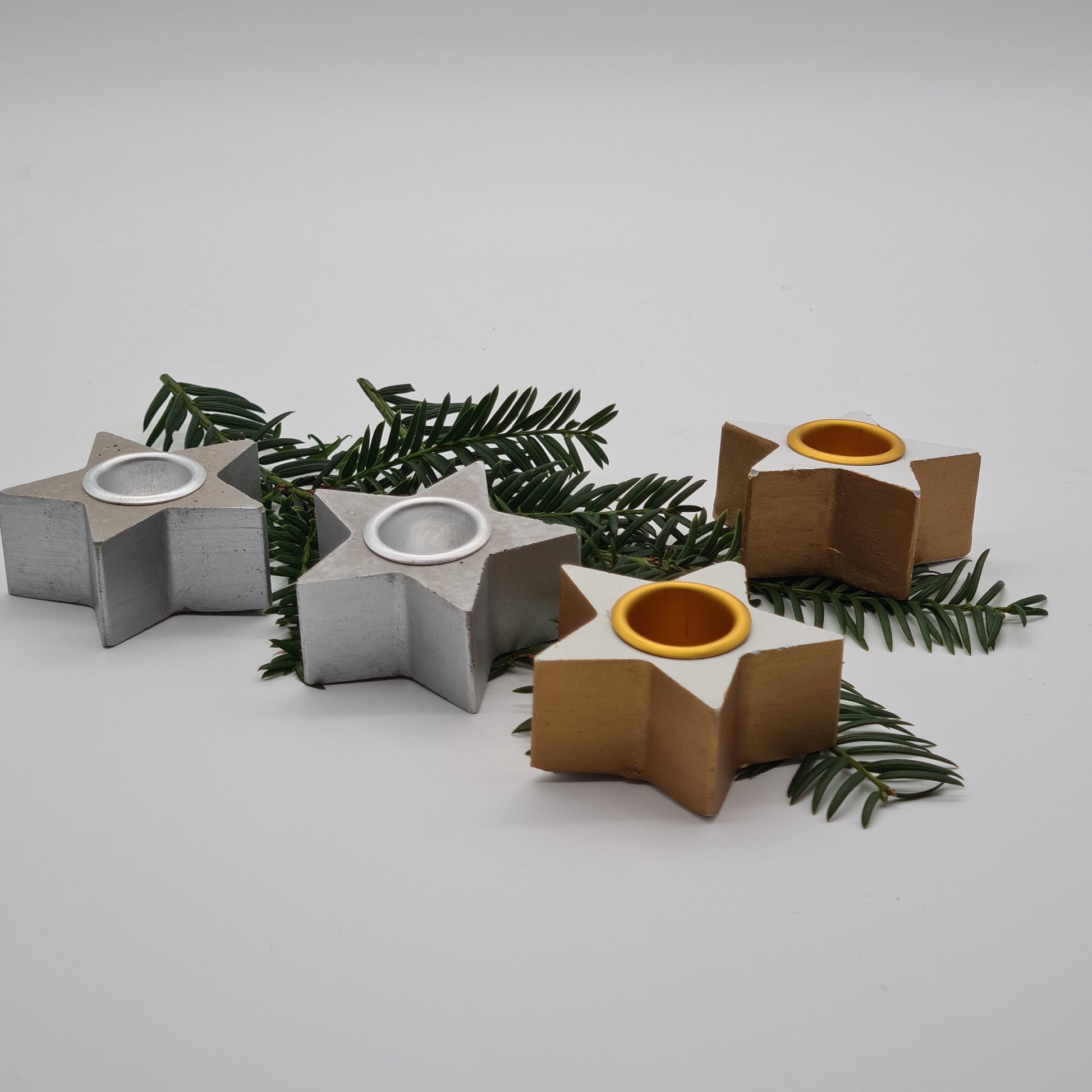 Stella – Beton-Stabkerzenhalter in Silber und gold, liebevoll handbemalt, moderne Weihnachtsdekoration