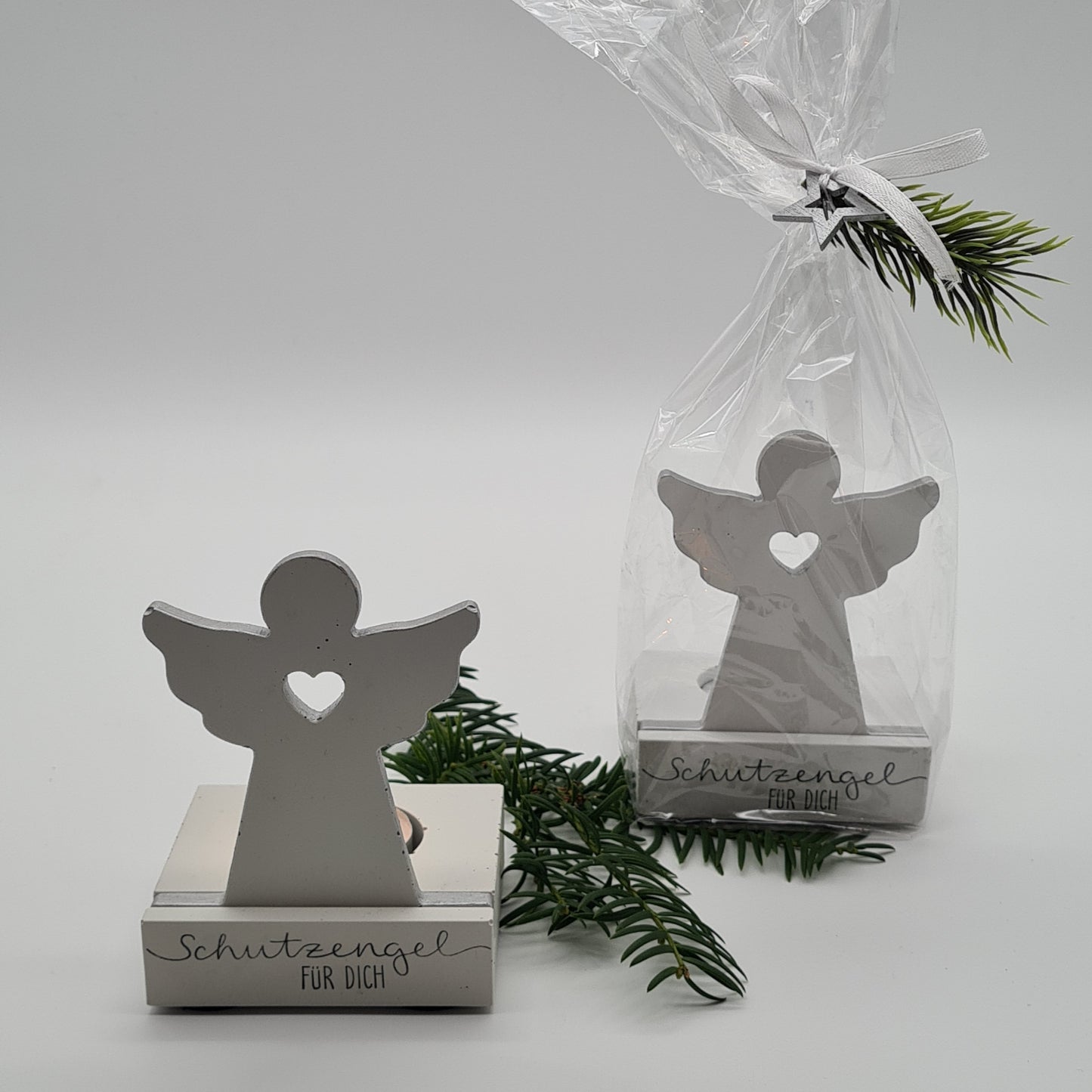 Schutzengel aus Beton als Teelichthalter, liebevoll gestaltet, perfekte Kleinigkeit zu Weihnachten inklusive Geschenkverpackung