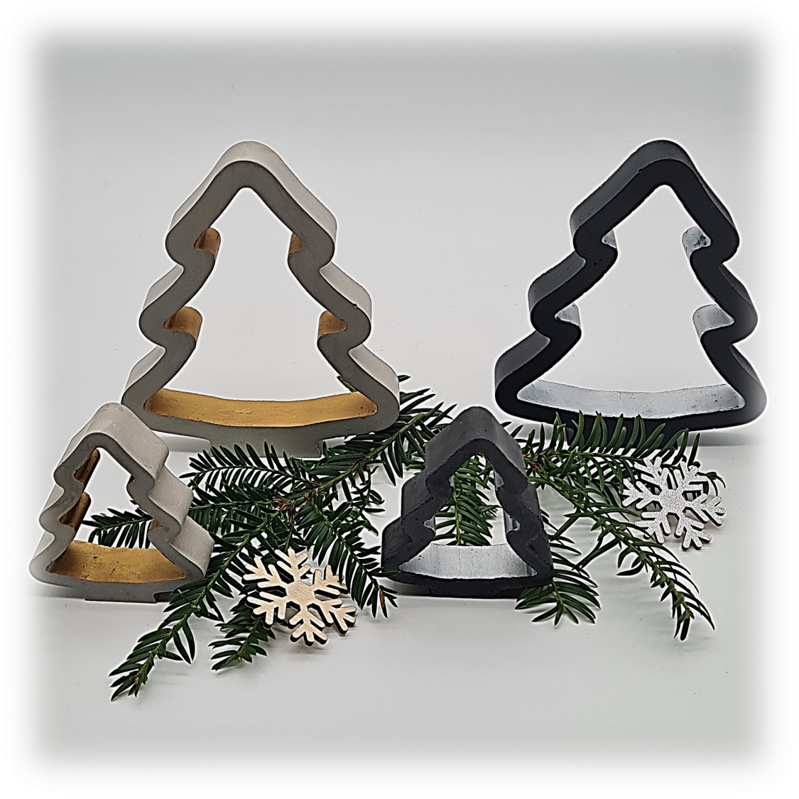 3D-Beton-Tannenbäume im Set – modernes Weihnachtsdeko-Highlight in Schwarz-Silber und Grau-Gold, handgefertigt durch die Kreativmanufaktur die Herzensdingfabrik